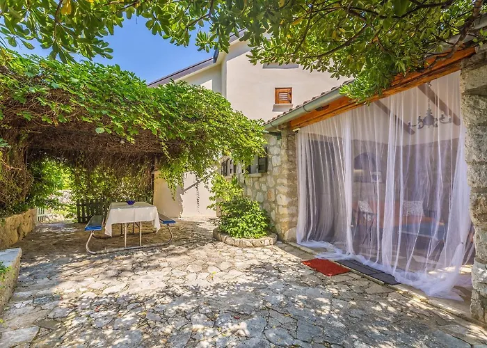 Kuca Za Odmor Dunja Sa Privatnim Bazenom Omišalj