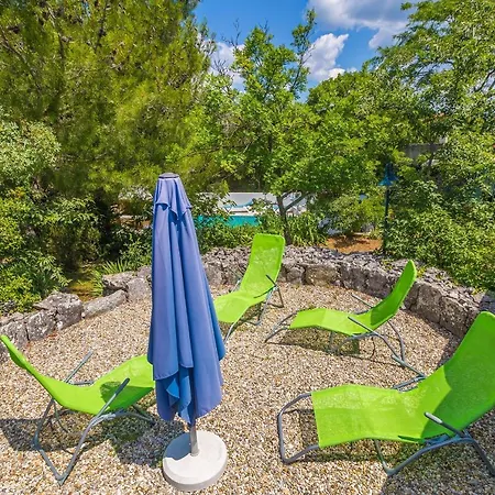 Holiday home Kuca Za Odmor Dunja Sa Privatnim Bazenom *