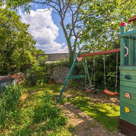 Holiday home Kuca Za Odmor Dunja Sa Privatnim Bazenom Omisalj