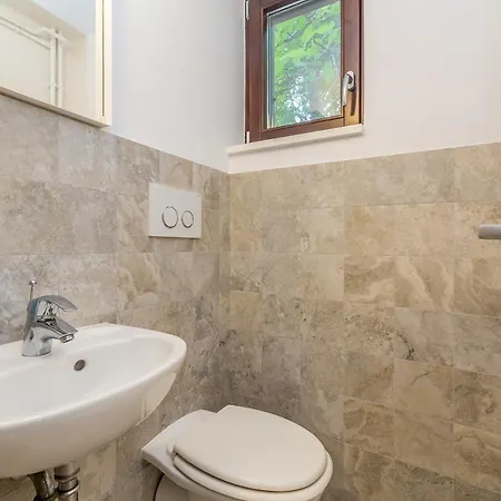 Casa vacanze Kuca Za Odmor Dunja Sa Privatnim Bazenom *